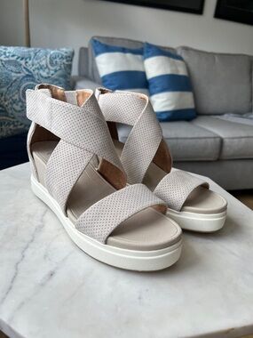 Dr. Scholl's Light Beige Perforated Crisscross Platform Sandals